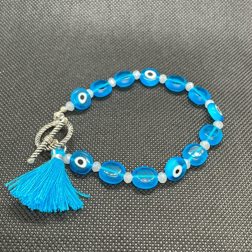Blue evil eye glass bead bracelet